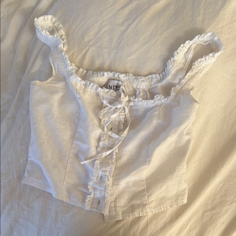 SNDYS white ruffled top